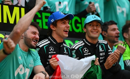 Domenicali elogia Antonelli e rivela: «Il sogno di tutti è che vinca con la Ferrari» - Domenicali elogia Antonelli e ammette: «Il sogno di tutti è che vinca con la Ferrari»