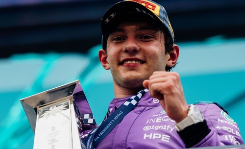 Domenicali tra Antonelli e la F1 che cambia: orgoglio e consapevolezza al centro - Domenicali tra Antonelli e la F1 che cambia: orgoglio e consapevolezza al centro