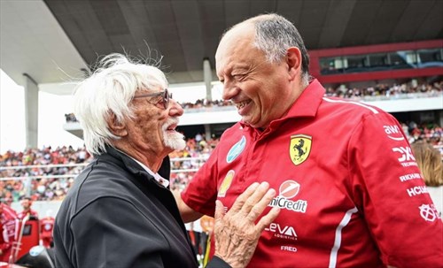 Ecclestone, che bordata alla Ferrari: «Vasseur è debole. Hamilton? Solo marketing»