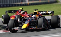 Ecclestone: «La Ferrari è tornata quella dei vecchi tempi. Scommetteteci e perderete tutto» - Ecclestone: «La Ferrari è tornata quella dei vecchi tempi. Scommetteteci e perderete tutto»