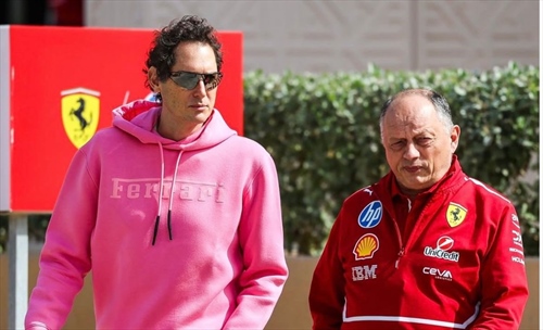 Elkann rinnova la fiducia in Vasseur: «Ci sono le basi. Ora serve continuità»
