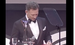 Esilarante siparietto di Horner agli Autosport Awards: 