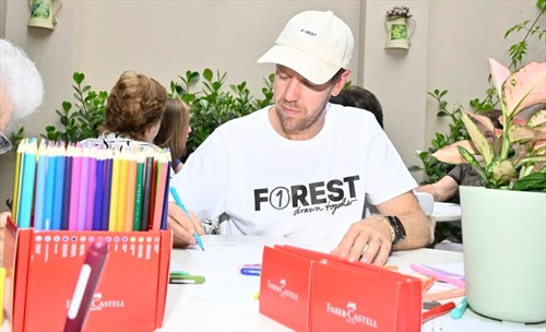 «F1 FOREST»: Vettel pianta il seme del cambiamento nel cuore di Interlagos
