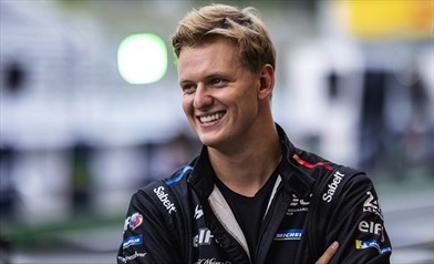 F1, mercato in fermento: in Sauber l'ultimo sedile vacante. Clamoroso ritorno in vista? - F1, mercato in fermento: in Sauber l'unico sedile vacante. Clamoroso ritorno in vista?