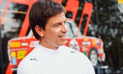 F1 - Mercedes celebra i 10 anni di Toto Wolff nel team: percorso e numeri