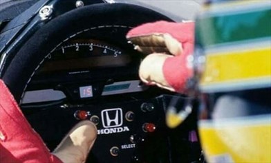 F1, scopriamo l'evoluzione e le principali funzioni del volante di una monoposto - F1, scopriamo l'evoluzione e le principali funzioni del volante di una monoposto