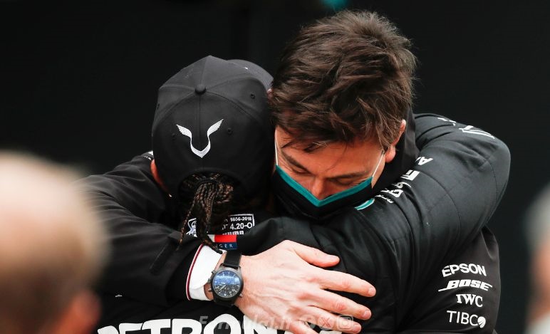 F1 - Svelato il patto segreto di Toto Wolff a Lewis Hamilton: i dettagli