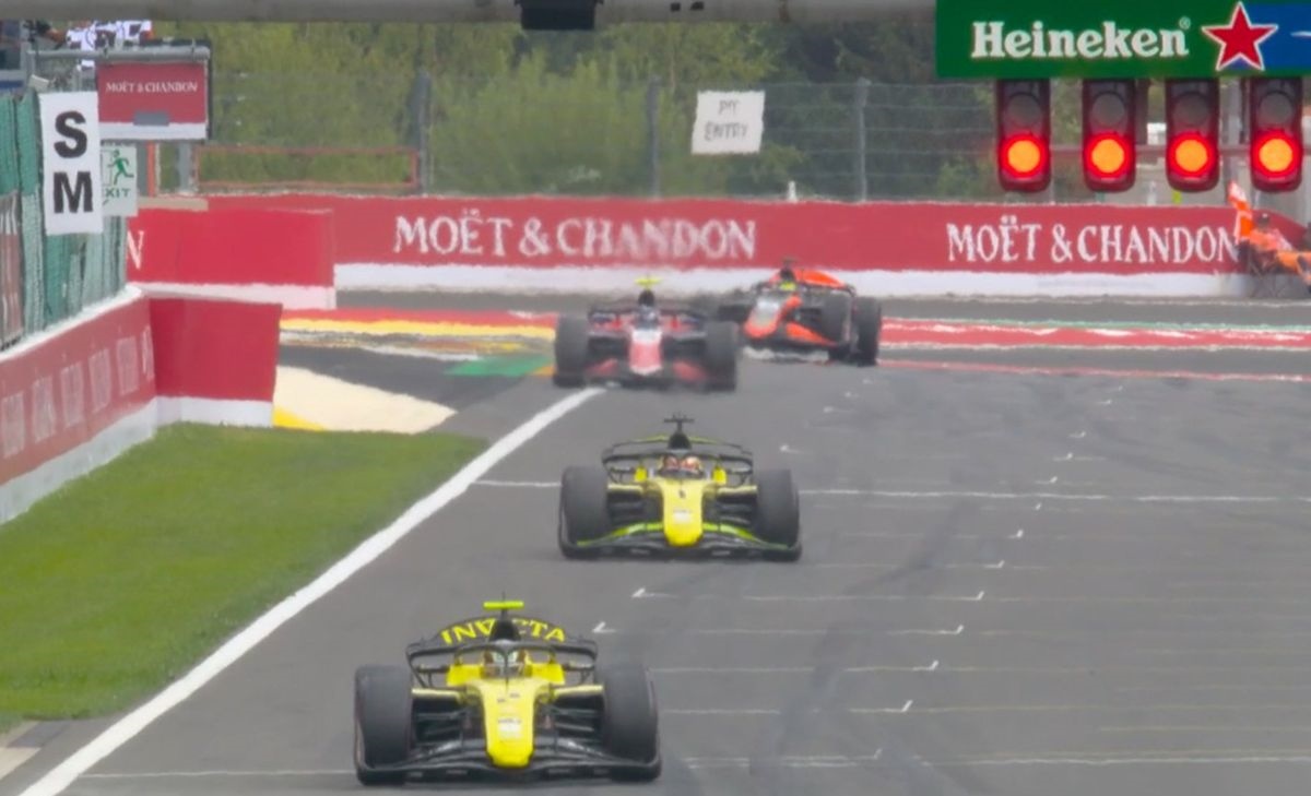 F2, Belgio - Qualifiche: Super pole per Camara, disastro Minì 
