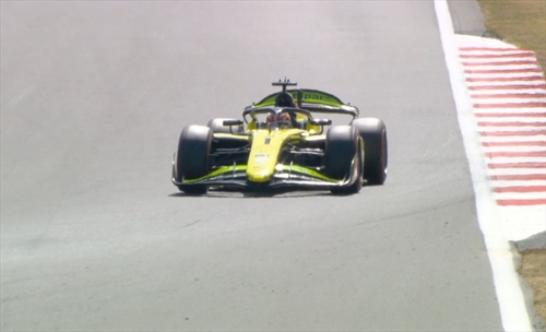 F2 - GP Gran Bretagna, Qualifiche: Super Camara, male Minì 