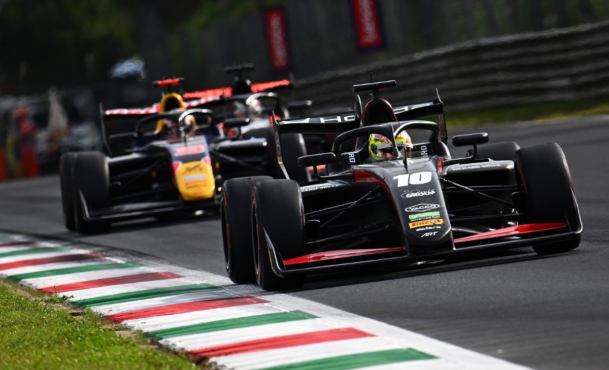 F3, Kato trionfa a Monza: prima vittoria, Slater allunga in classifica