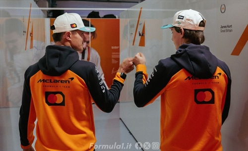 Favoritismi in casa McLaren? Secondo Jones sono «solo str*****e» - Favoritismi in casa McLaren? Secondo Jones sono «solo str*****e»