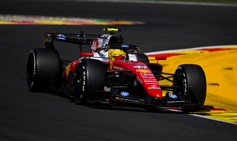 Ferarri solida a Spa. Vasseur: «Penalità severa per Hamilton.»