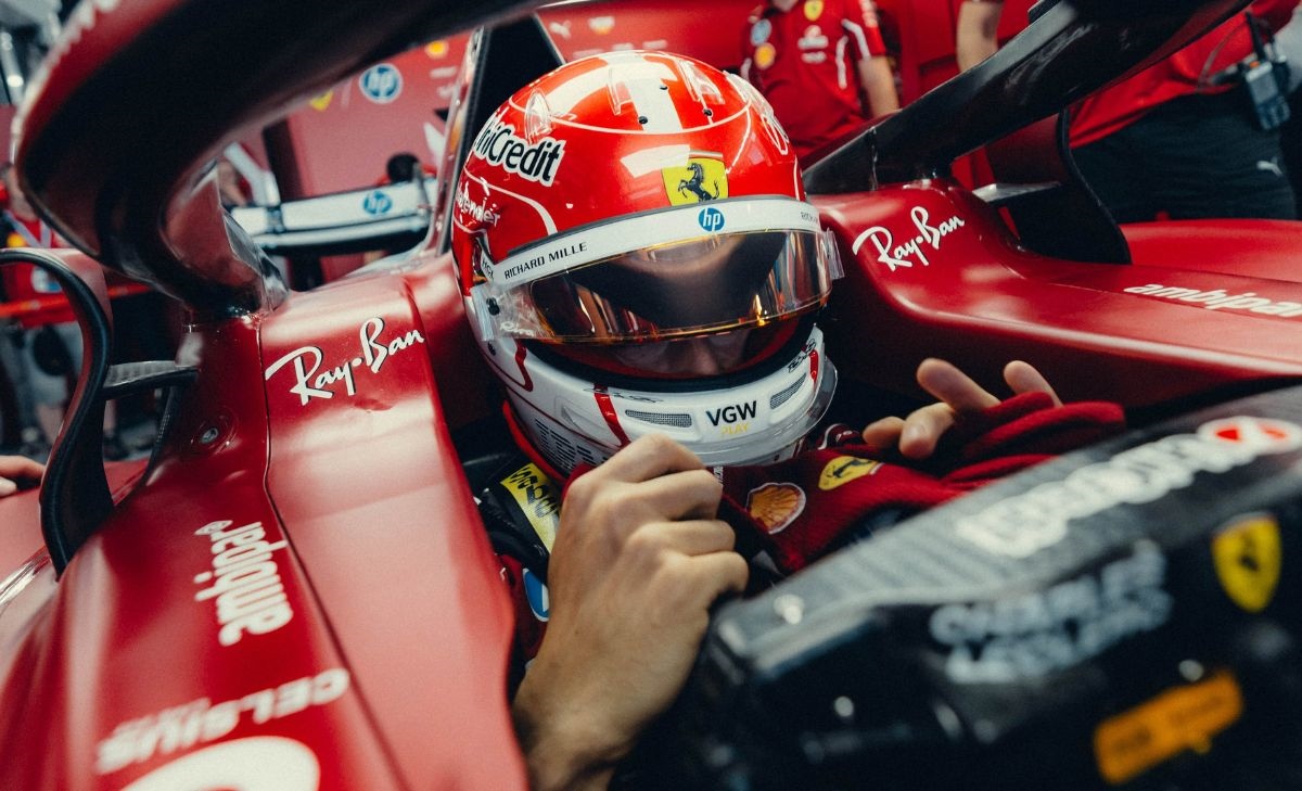 Ferrari ai poli opposti: Hamilton mostra segnali di risveglio, Leclerc pensa alla gara