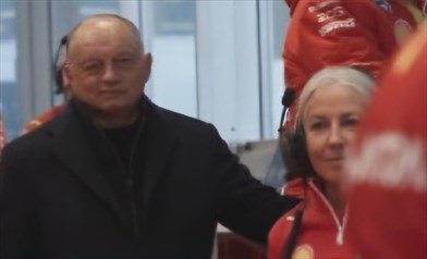 Ferrari, Angela Cullen è tornata: le immagini al fianco di Hamilton durante il test di Fiorano - Ferrari, Angela Cullen è tornata: le immagini al fianco di Hamilton durante il test di Fiorano
