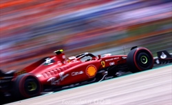 Ferrari d'attacco: sviluppi alla power unit a Spa o Monza per riaprire la corsa mondiale.