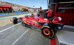 Ferrari, di male in peggio: problemi gravi per Sainz, salta le PL2 - Ferrari, di male in peggio: problemi gravi per Sainz, salta le PL2