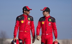 Ferrari, domani in pista Leclerc e Sainz per i test pre-stagionali in Bahrain: ecco i turni - Ferrari, domani in pista Leclerc e Sainz per i tes pre-stagionali in Bahrain: ecco i turni