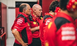 Ferrari e quel blasone che è più un peso che un vantaggio. Ecco le mosse di Vasseur - Ferrari e quel blasone che è più un peso che un vantaggio. Ecco le mosse di Vasseur