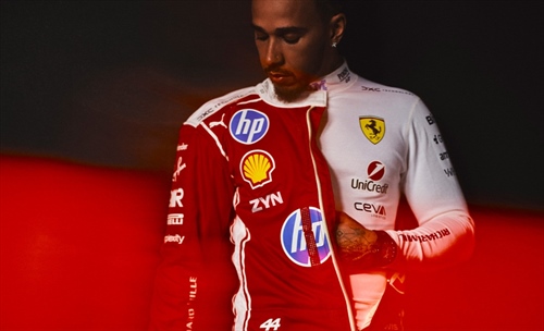 Ferrari, ecco le tute 2026 - Ferrari, ecco le tute 2026: tute le immagini