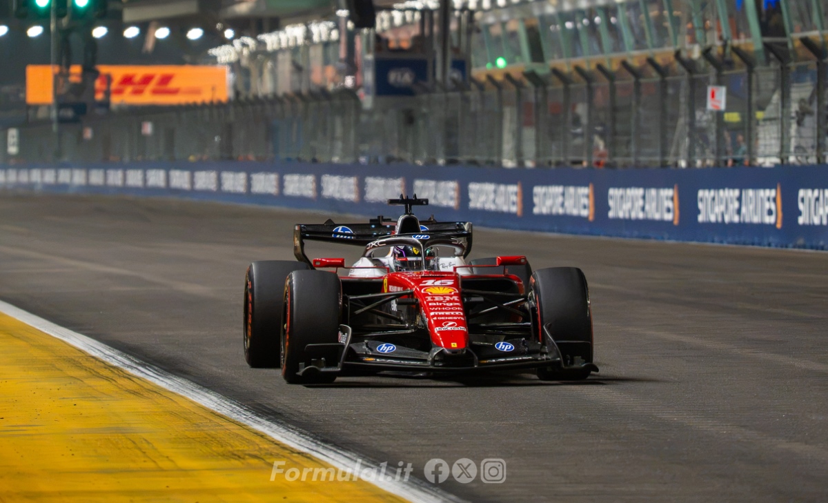 Ferrari fuori controllo a Singapore, Leclerc via radio chiede spiegazioni 