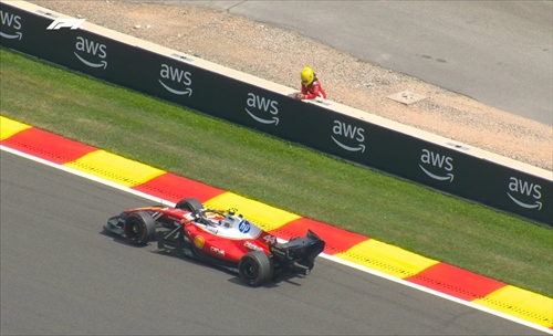 Ferrari, Hamilton a muro nelle FP3: corsa contro il tempo per le qualifiche
