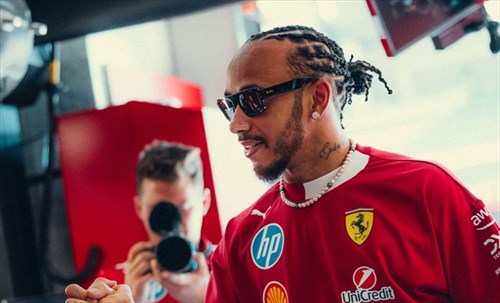 Ferrari, Hamilton: «A Verstappen consiglierei Mercedes. SF-25? Difficile, ma per il futuro...»
