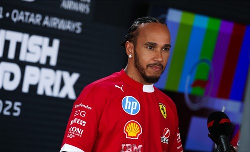 Ferrari, Hamilton: «Butterò il telefono nel cestino. Dovrò ancora guidare la SF-25»