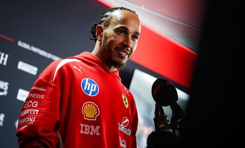 Ferrari, Hamilton frena le aspettative: «Calma, Mercedes è chiaramente davanti» - Ferrari, Hamilton frena le aspettative: «Calma, Mercedes è chiaramente davanti»