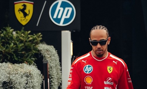Ferrari, Hamilton le penalità a raffica: c'è una «trama» contro Lewis?