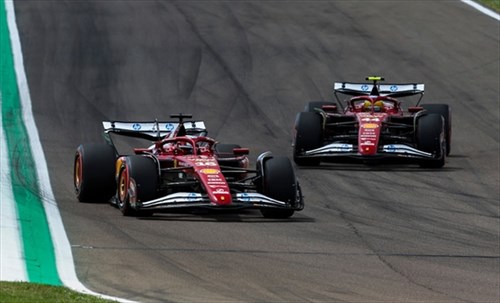 Ferrari, Hamilton non rispetta gli ordini a fine gara: cosa aveva deciso il box