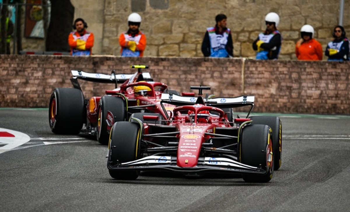 Ferrari, Hamilton parla dello scambio di posizioni con Leclerc «Non succederà più»