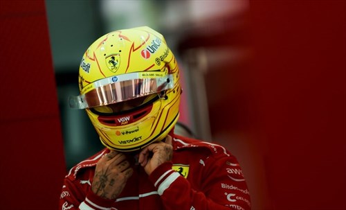 Ferrari, Hamilton perso si sfoga in radio: «Non ho proprio ritmo...». I dettagli 