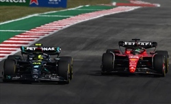 Ferrari, Hamilton scelto come leader della rinascita: perché non Leclerc? - Ferrari, Hamilton scelto come leader della rinascita: perché non Leclerc?