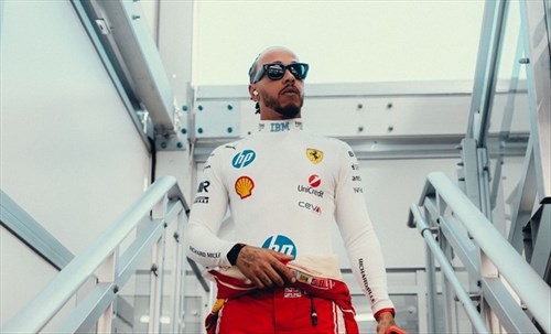 Ferrari, Hamilton si esalta in radio per il podio e spinge il team «Spingiamo»