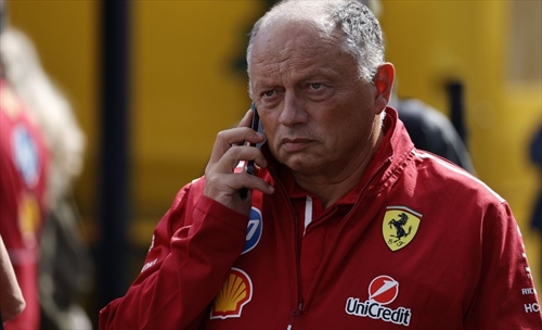 Ferrari, il potenziale c’è ma non si vede: Vasseur tra scuse e speranze - Ferrari, il potenziale c’è ma non si vede: Vasseur tra scuse e speranze
