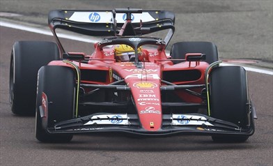 Ferrari, il primo emozionante team radio di Lewis Hamilton: «Wow, è stato...»