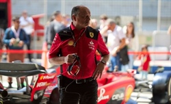 Ferrari, Vasseur: «Sì, abbiamo preso un tecnico top. Mekies? Escluso dalle nostre informazioni» - Ferrari - Il rinnovo dei piloti, le «logiche negoziali», l'obiettivo vittoria: l'intervista di Turrini a Vasseur