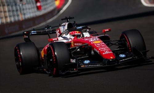 Ferrari imprevedibile quasi quanto Baku, Vasseur apre alla sfida