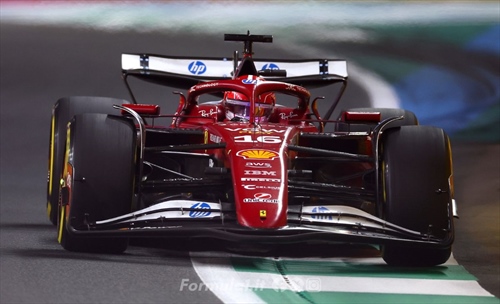 Ferrari inspiegabile a Jeddah: Leclerc eroico, ma...