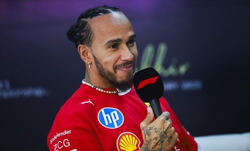 Ferrari, l'ex difende Hamilton: «Ritiro? No, gli serve tempo, come Schumacher»