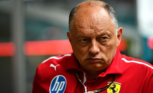 Ferrari, l'ex pilota avverte: «Sarebbe folle licenziare Vasseur. F1 non è il calcio...» 