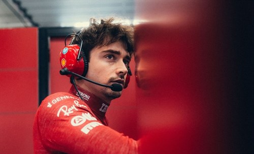 Ferrari, Leclerc allarmato in radio: «Siamo del tutto fuori finestra. Cosa devo fare?»