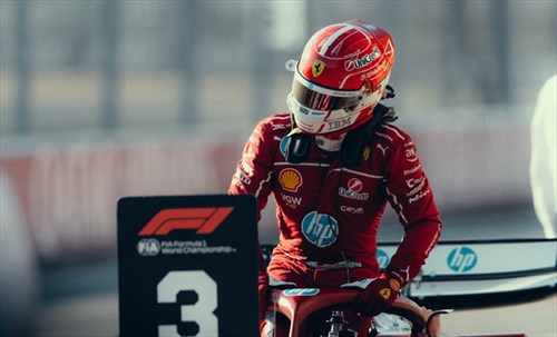 Ferrari, Leclerc attacca Verstappen in radio: «Non può lamentarsi se fa lo stesso...»