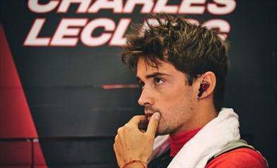 Ferrari, Leclerc cerca riscatto: «Speriamo di essere di veloci. Ecco dove fatichiamo»