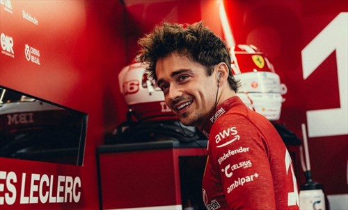 Ferrari, Leclerc incredulo in radio: «Mamma mia». E Vasseur scherza: «Per fortuna...» - Ferrari, Leclerc incredulo in radio: «Mamma mia». E Vasseur scherza: «Per fortuna...»