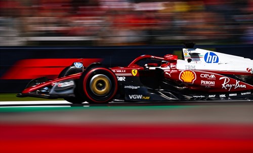 Ferrari, Leclerc irritato dal comportamento di Hamilton: il suo team radio