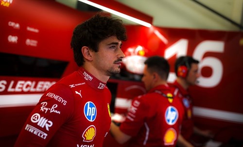 Ferrari, Leclerc scongiura la penalità e si giustifica in radio: «Non avevo scelta»