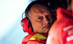 Ferrari, ma Vasseur che gare guarda?