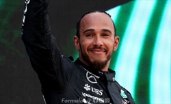Ferrari, Mazzola guarda al futuro: «Nel 2025 mi aspetto un grande Hamilton se...» - Ferrari, Mazzola guarda al futuro: «Nel 2025 mi aspetto un grande Hamilton se...»