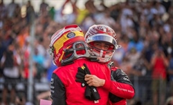Ferrari, Mekies: «Sainz meritava la pole. Gara? Ci attendiamo progressi in alcune aree» - Ferrari, Mekies: «Sainz meritava la pole. Gara? Ci attendiamo progressi in alcune aree»